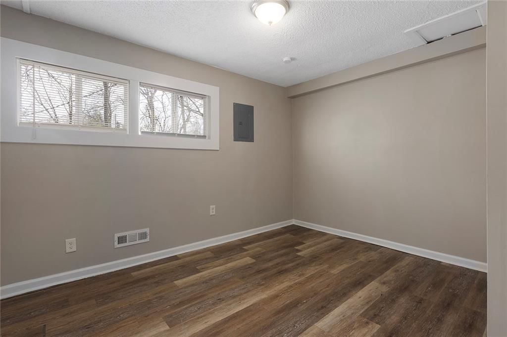7905 E 112th Street — photo 11