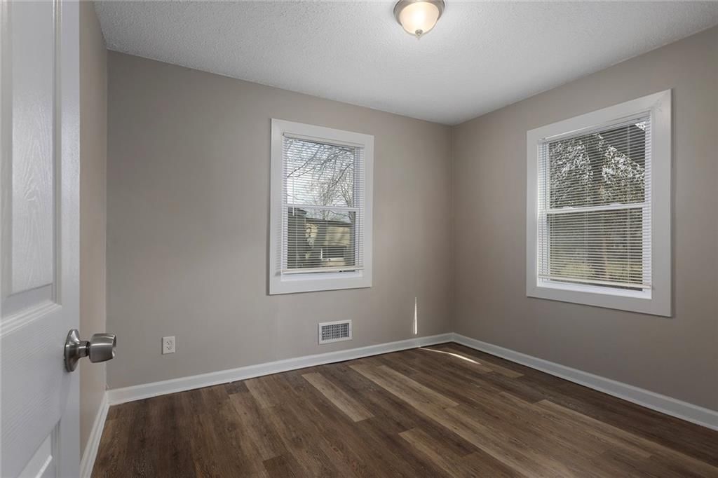 7905 E 112th Street — photo 16