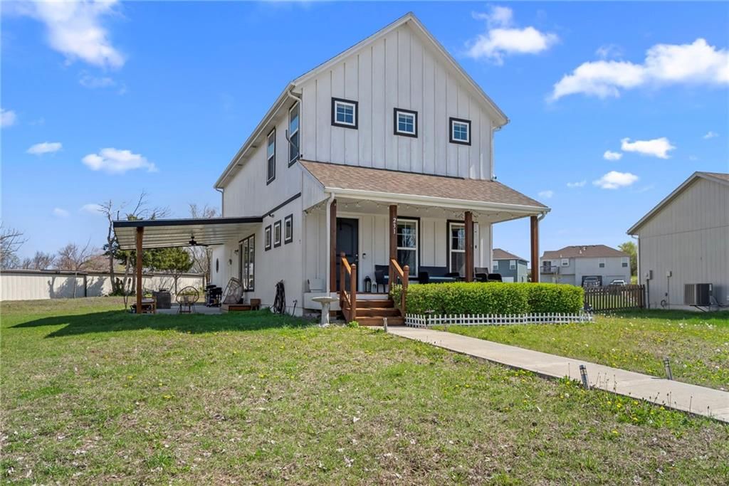 231 Jenny Lane, Raymore, MO