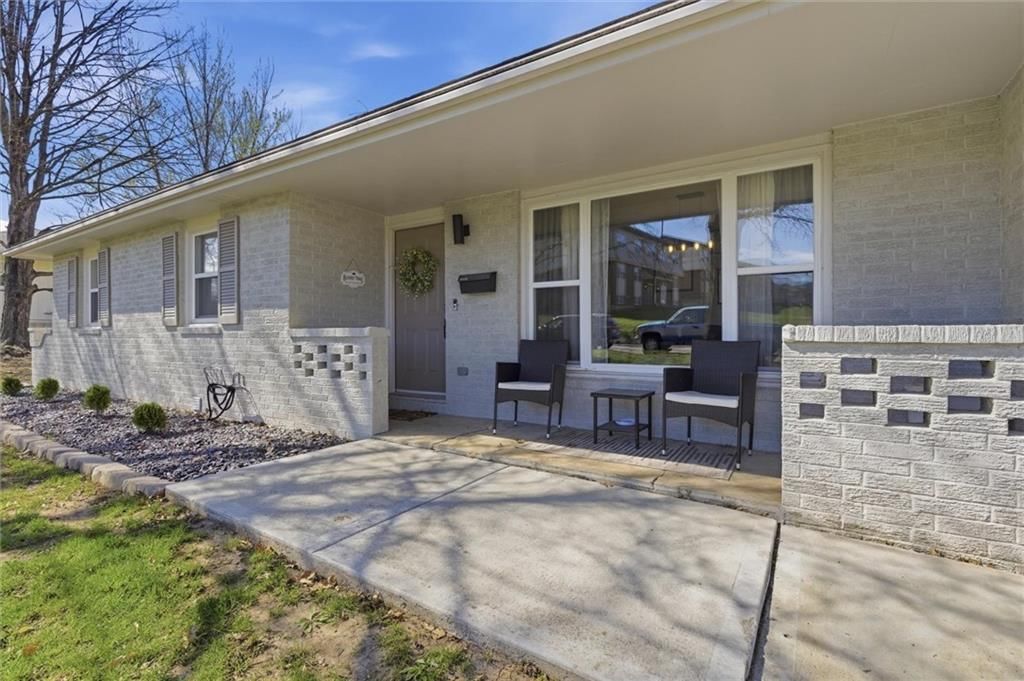 102 Garden Lane — photo 3