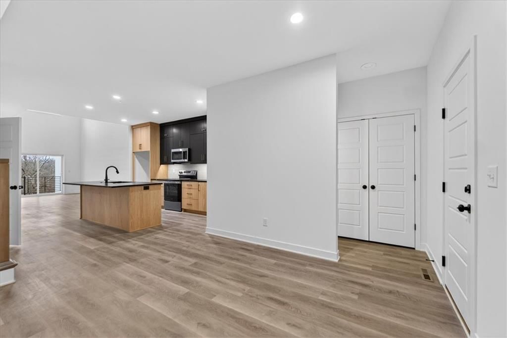 9328 Freedom Street — photo 4