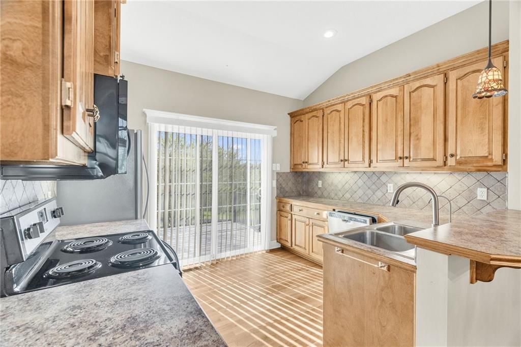 15715 W 62nd Street — photo 5