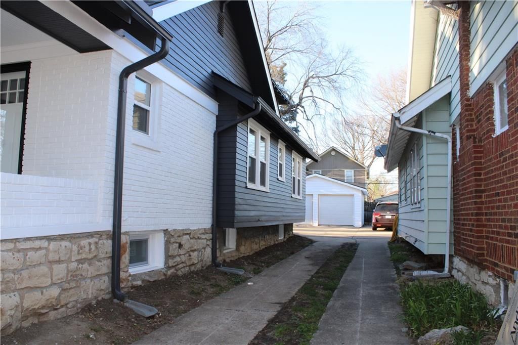 2244 E 69th Street — photo 12