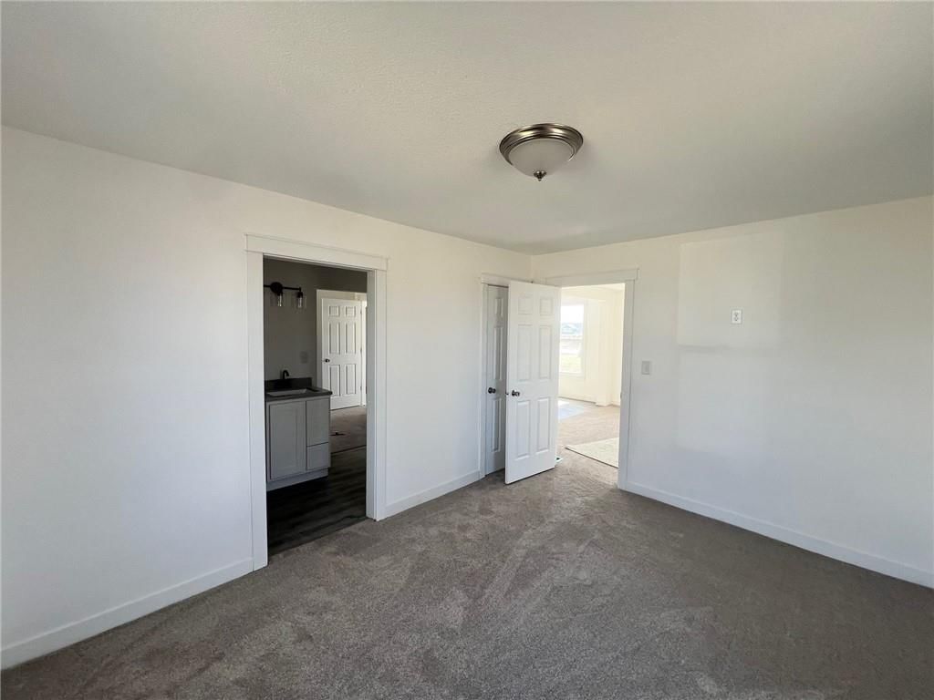 302 N Iowa Street — photo 8