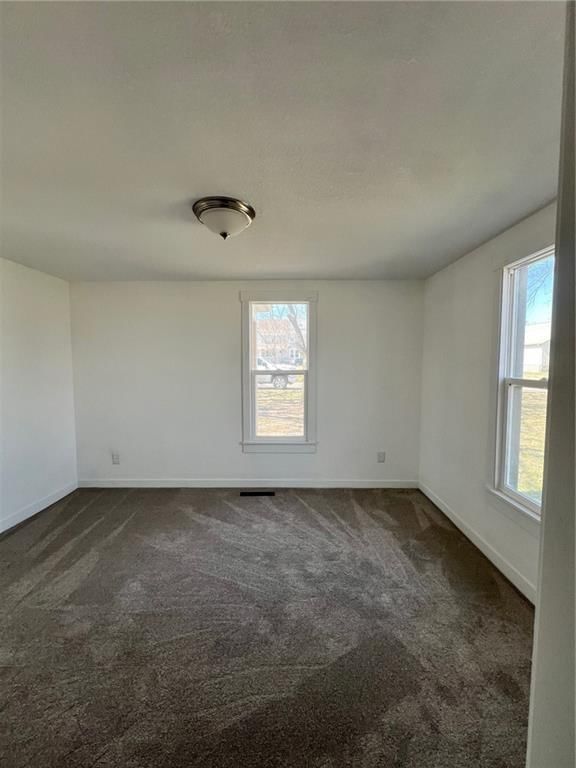 302 N Iowa Street — photo 9