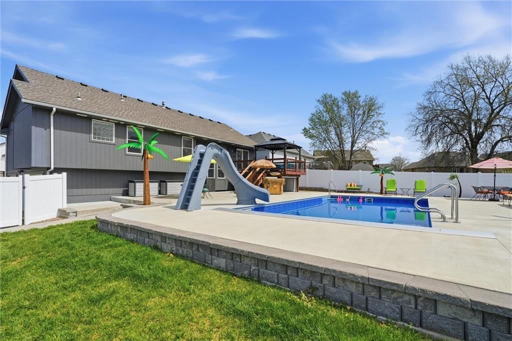 1107 NW Long Drive — photo 24