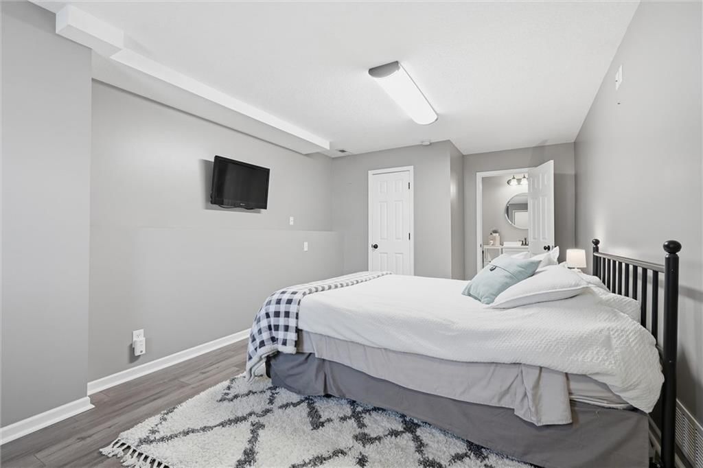1107 NW Long Drive — photo 38
