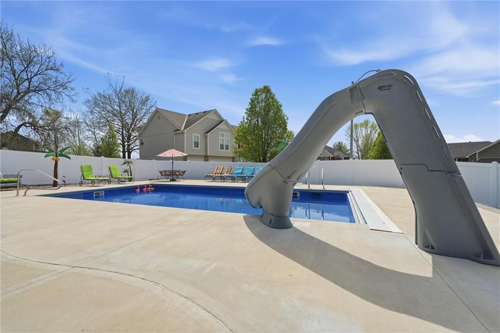 1107 NW Long Drive — photo 40