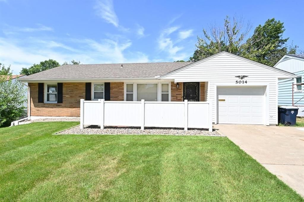 5014 N CYPRESS Avenue — photo 1