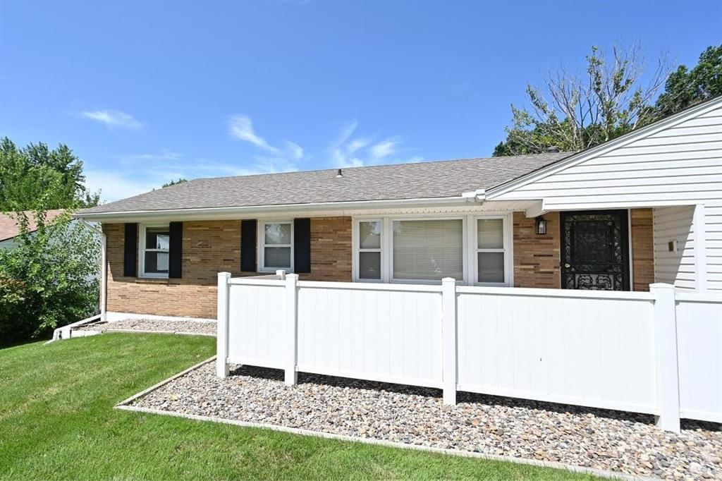 5014 N CYPRESS Avenue — photo 4