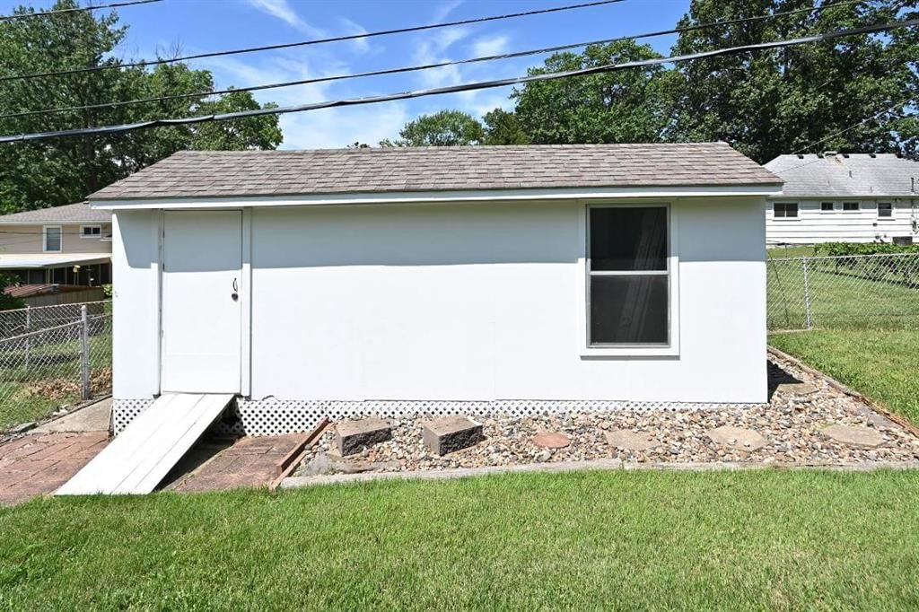 5014 N CYPRESS Avenue — photo 12