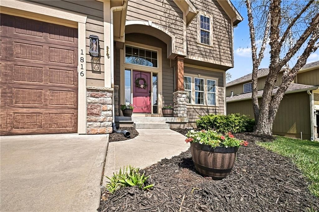 1816 NW 93rd Terrace — photo 4
