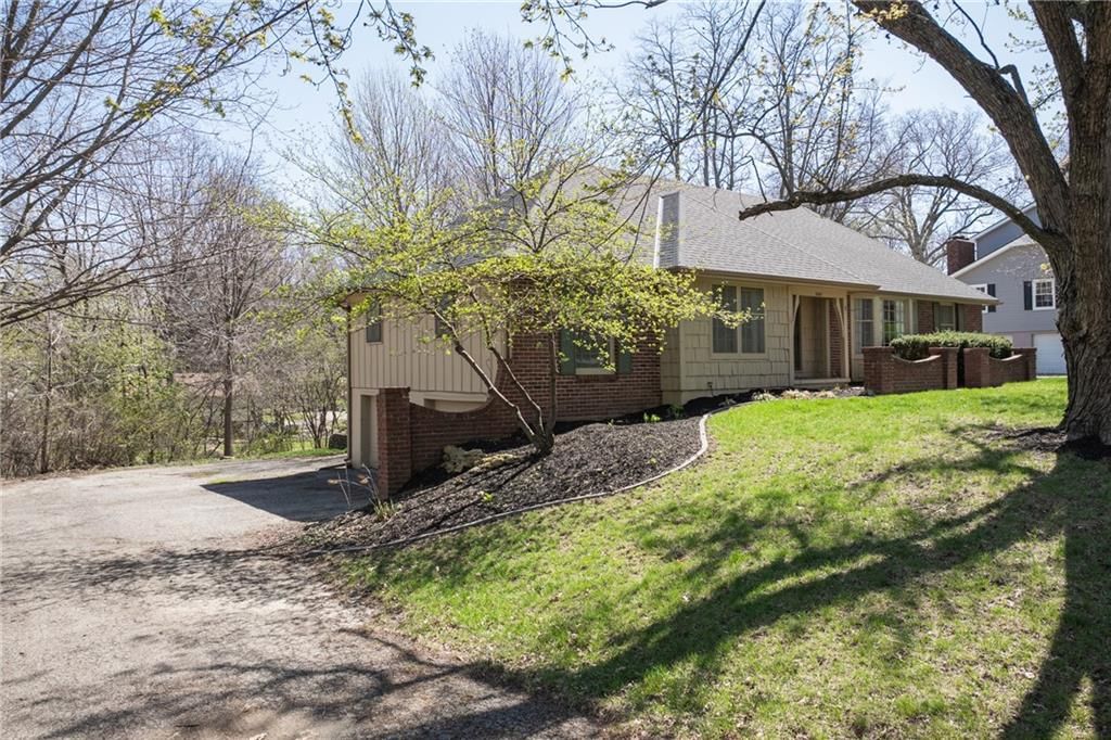 3607 E Colony Square — photo 3