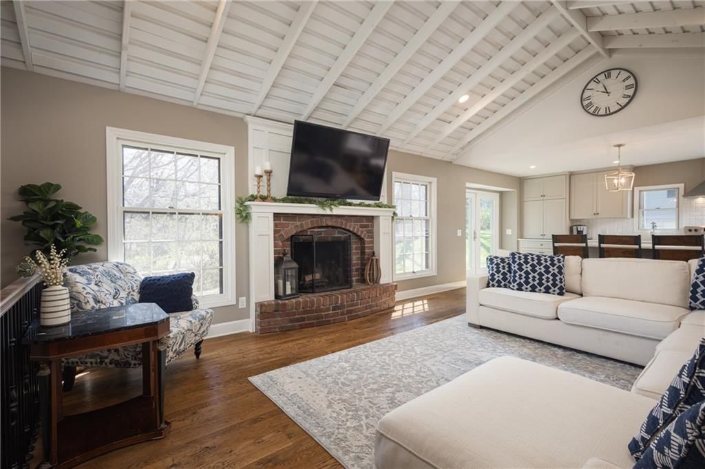 3607 E Colony Square — photo 9