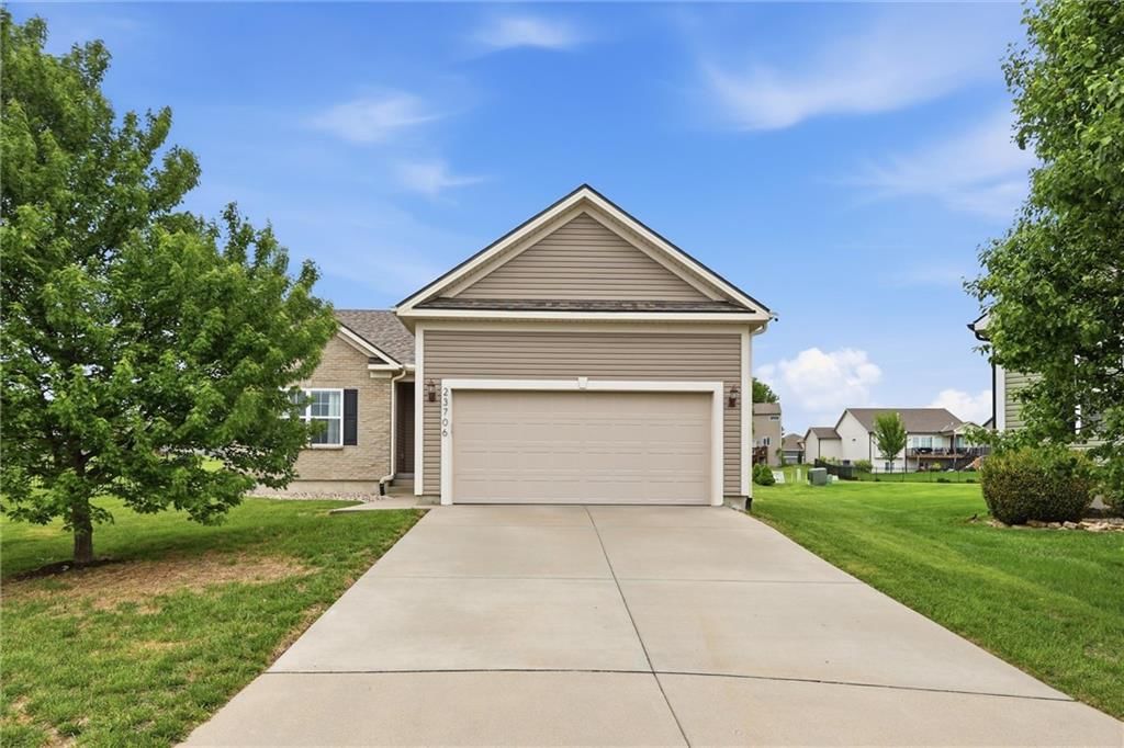 23706 W 88th Terrace, Lenexa, KS