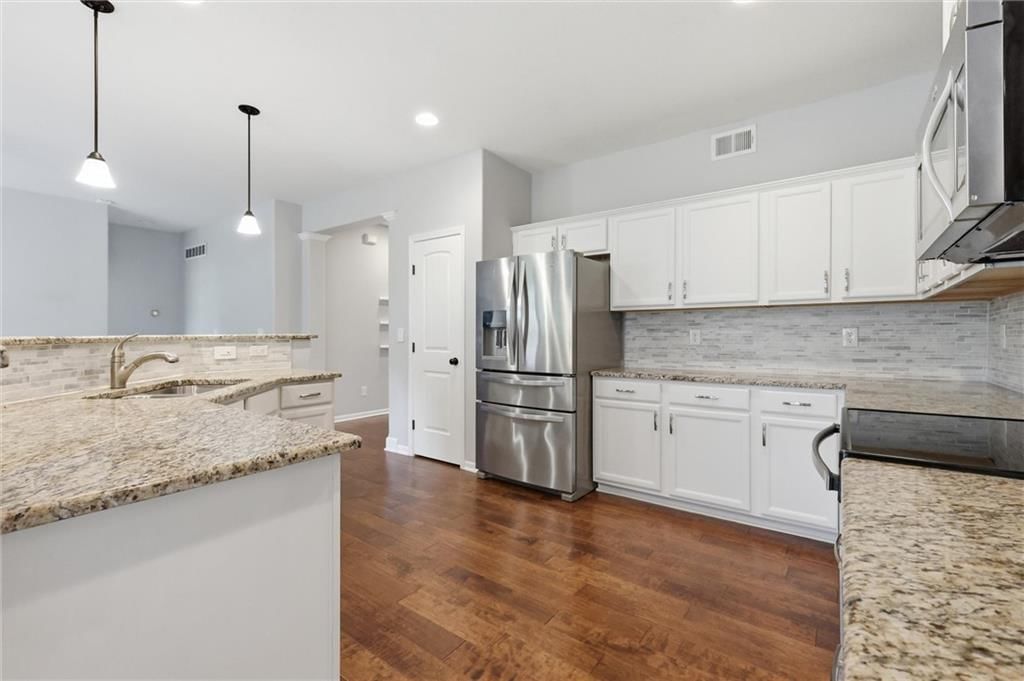 23706 W 88th Terrace — photo 8