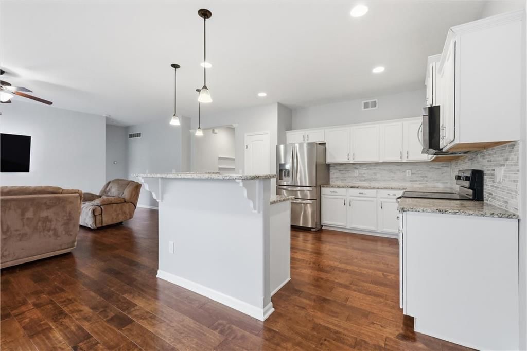 23706 W 88th Terrace — photo 9