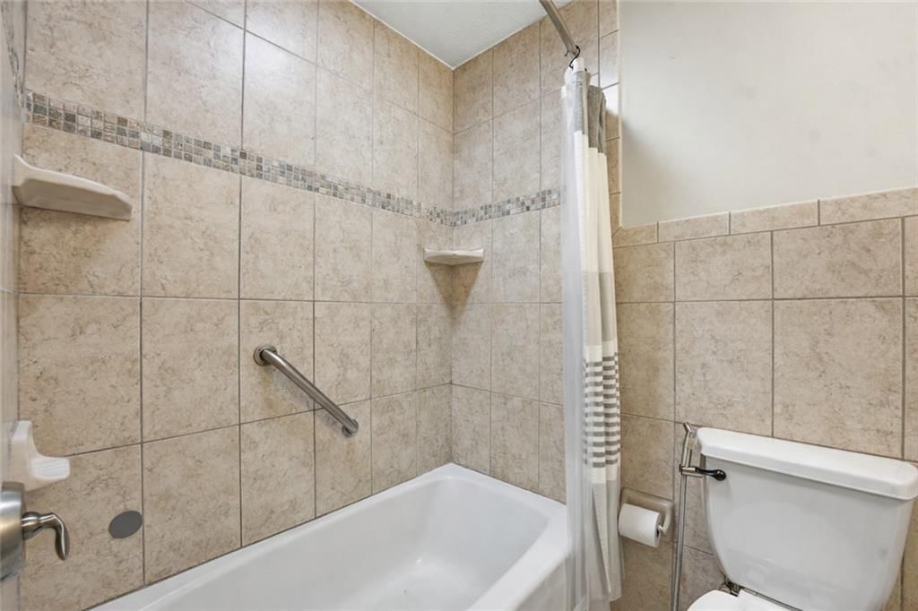 21205 B Highway — photo 22