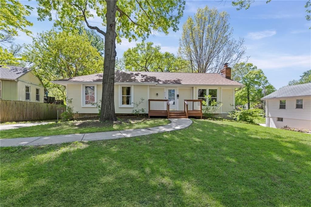 8205 W 57th Terrace, Merriam, KS