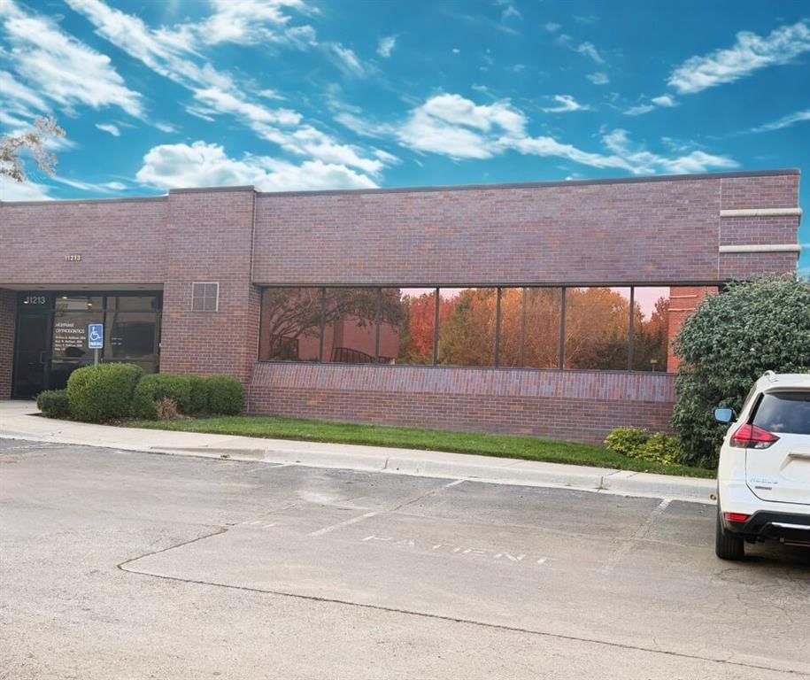 11213 Nall Avenue — photo 1
