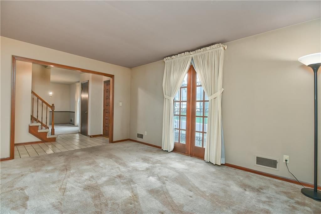 10915 W 100th Terrace — photo 5