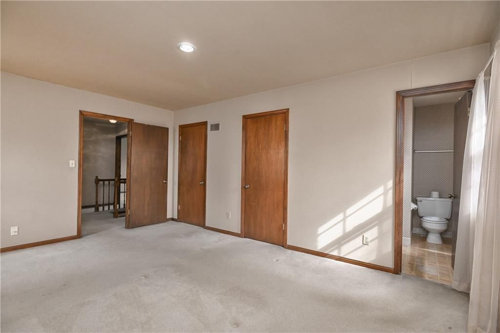10915 W 100th Terrace — photo 16
