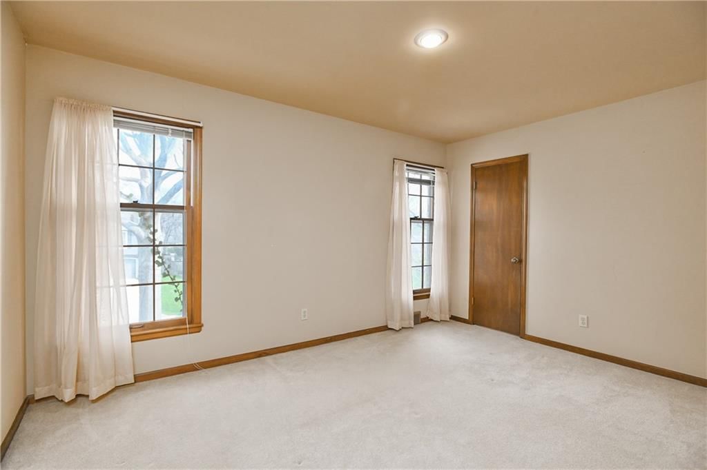 10915 W 100th Terrace — photo 18