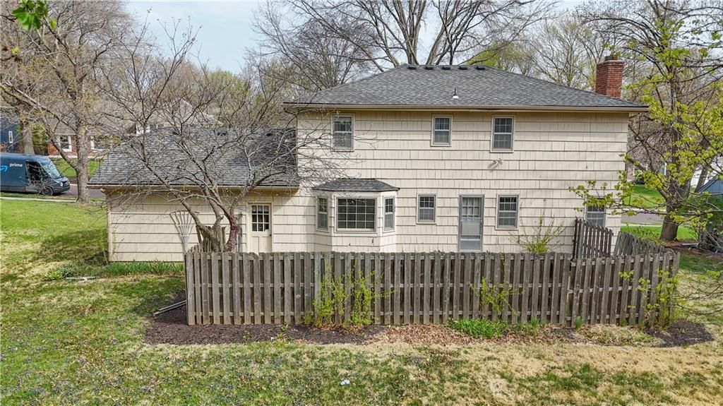 10915 W 100th Terrace — photo 26