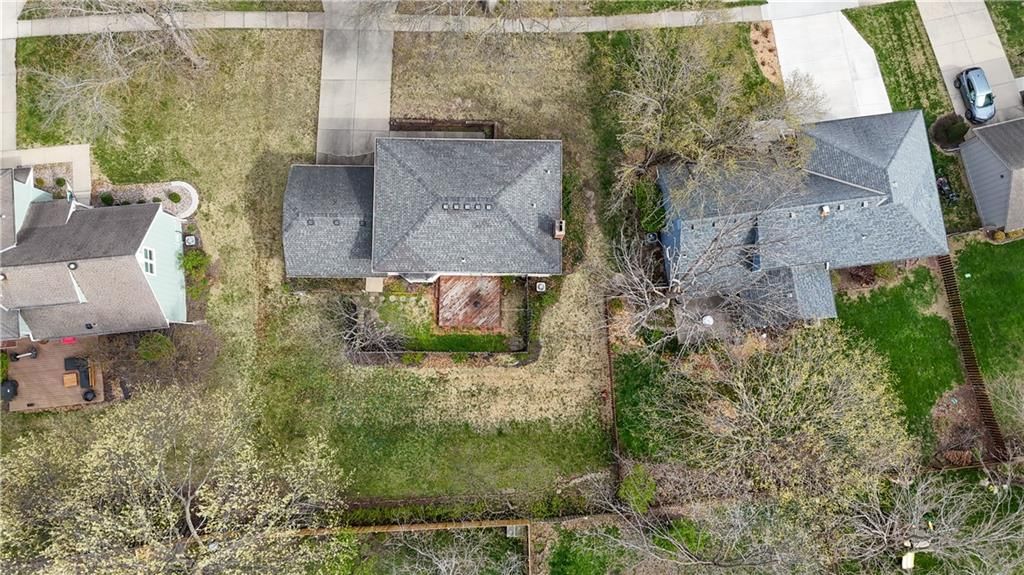 10915 W 100th Terrace — photo 28