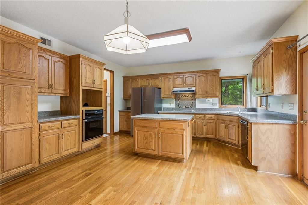 12400 E Bannister Road — photo 15