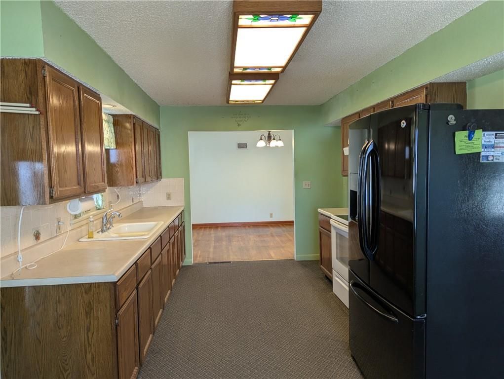 206 Hiawatha Avenue — photo 9