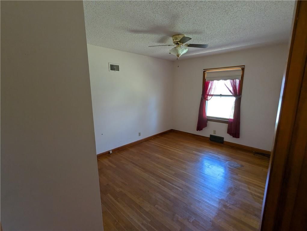 206 Hiawatha Avenue — photo 22