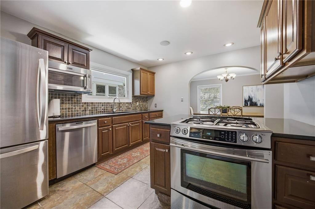 1207 W Gregory Boulevard — photo 16