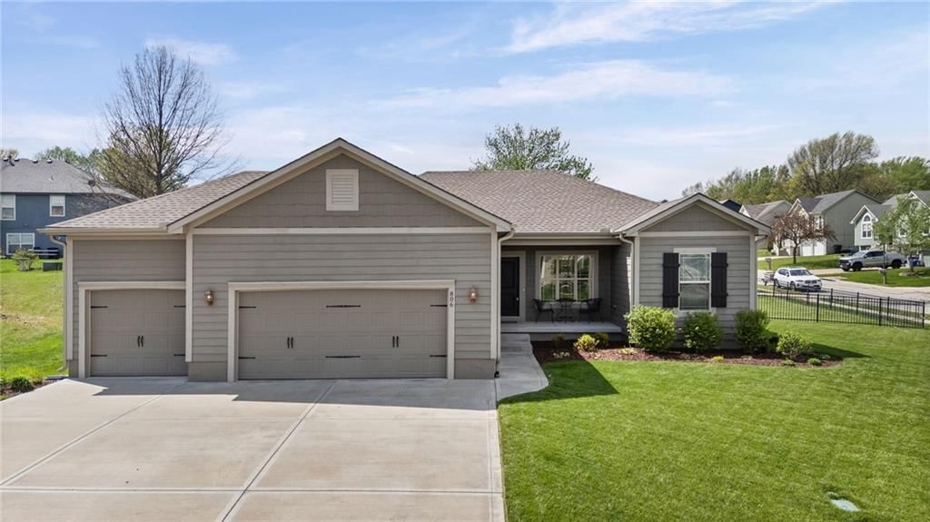 806 NW Par Drive, Grain Valley, MO