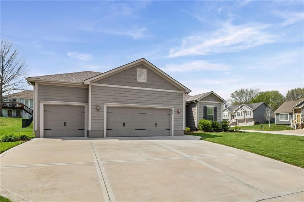 806 NW Par Drive — photo 2