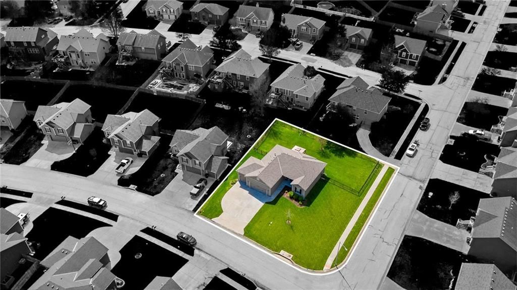 806 NW Par Drive — photo 5