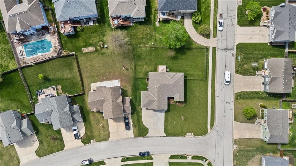 806 NW Par Drive — photo 6
