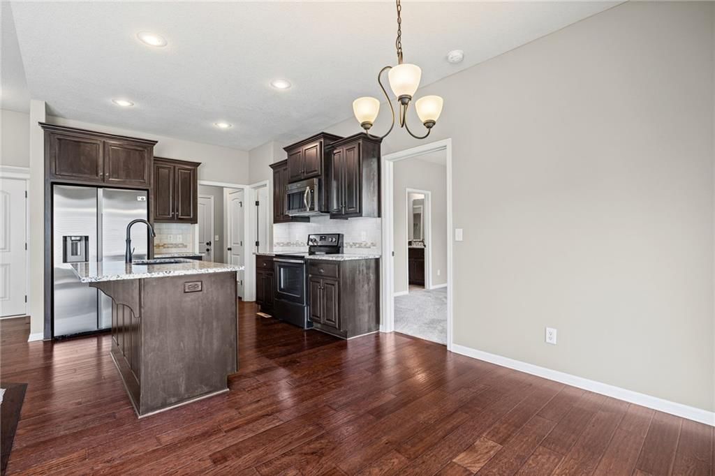 806 NW Par Drive — photo 9