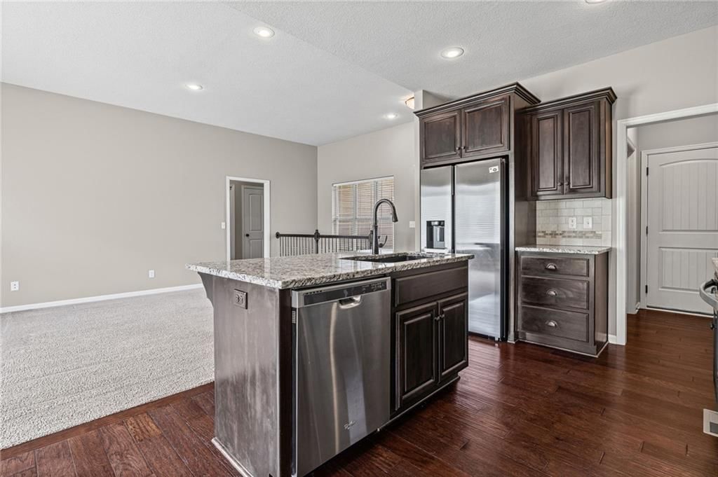 806 NW Par Drive — photo 14