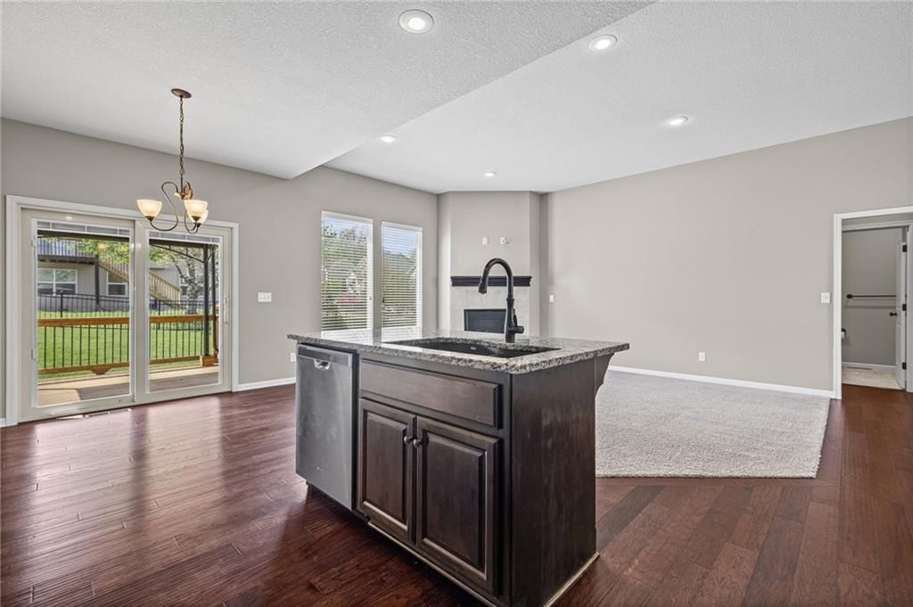 806 NW Par Drive — photo 17