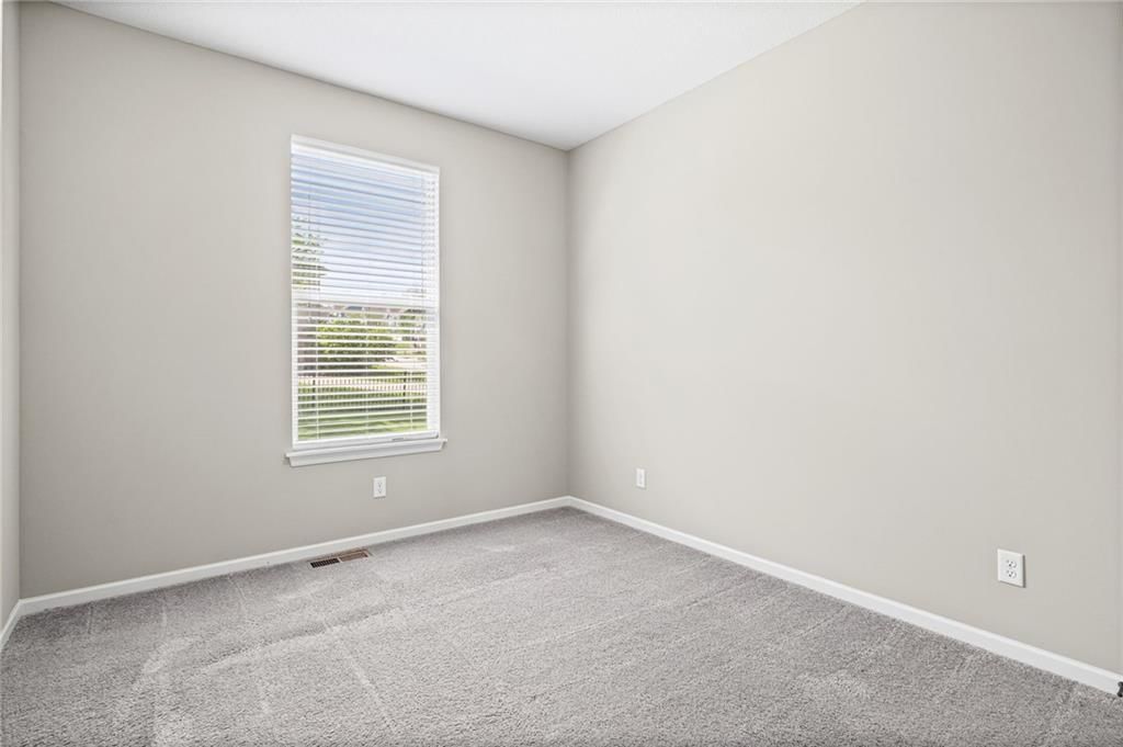 806 NW Par Drive — photo 25