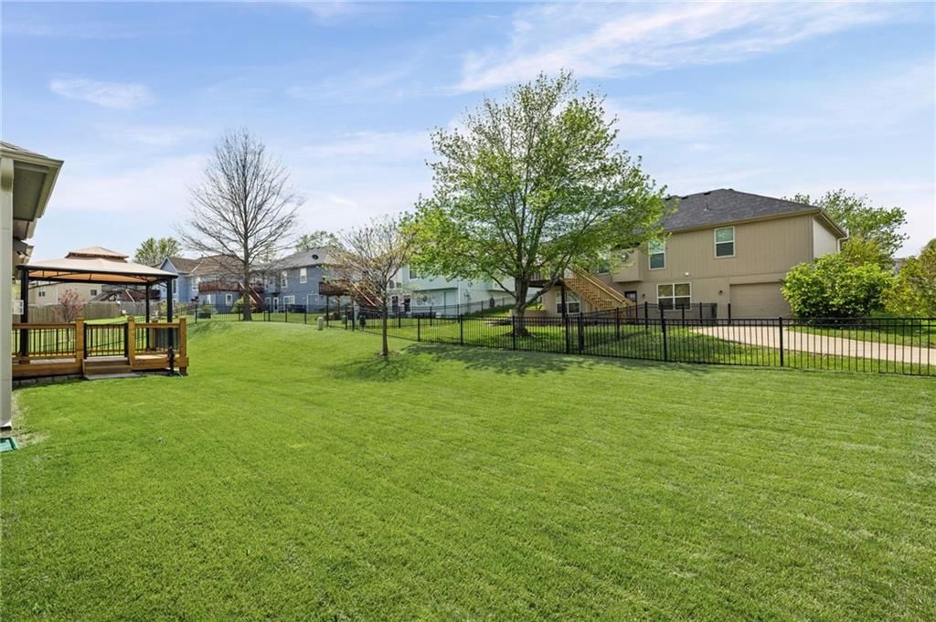 806 NW Par Drive — photo 38