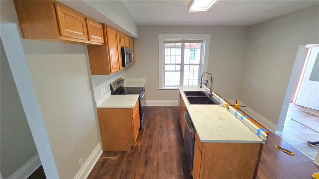 405 W Peoria Street — photo 10