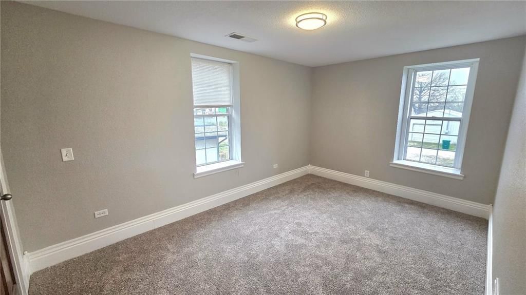 405 W Peoria Street — photo 15