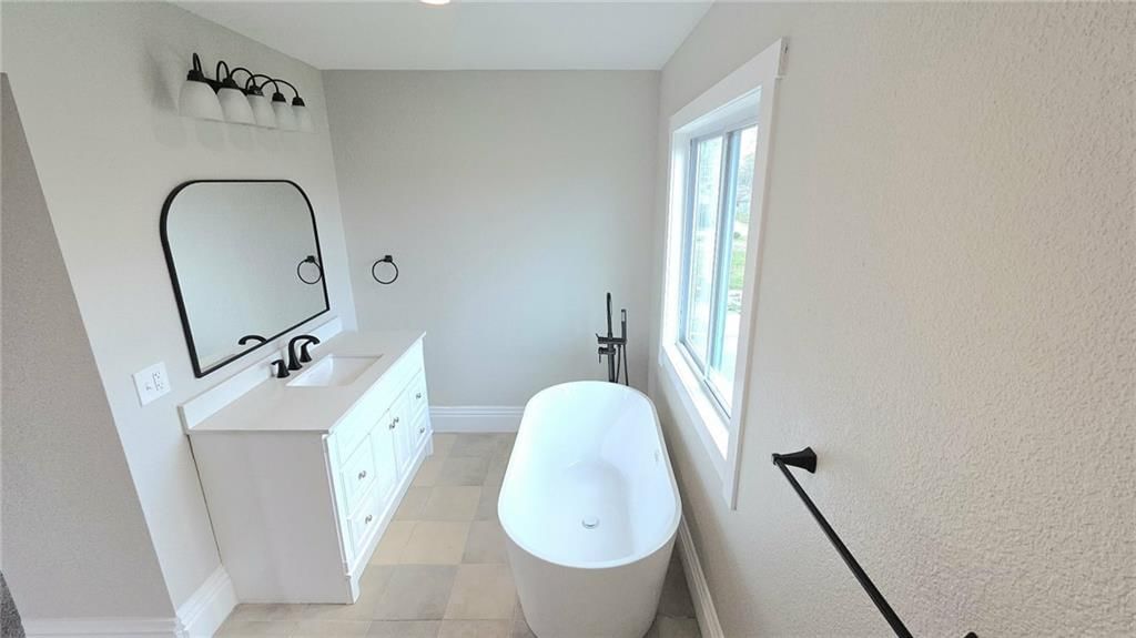 405 W Peoria Street — photo 21