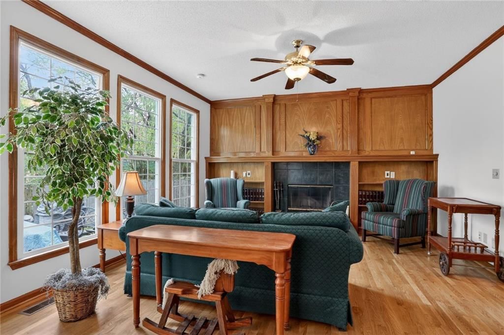 8442 Lakeview Avenue — photo 9