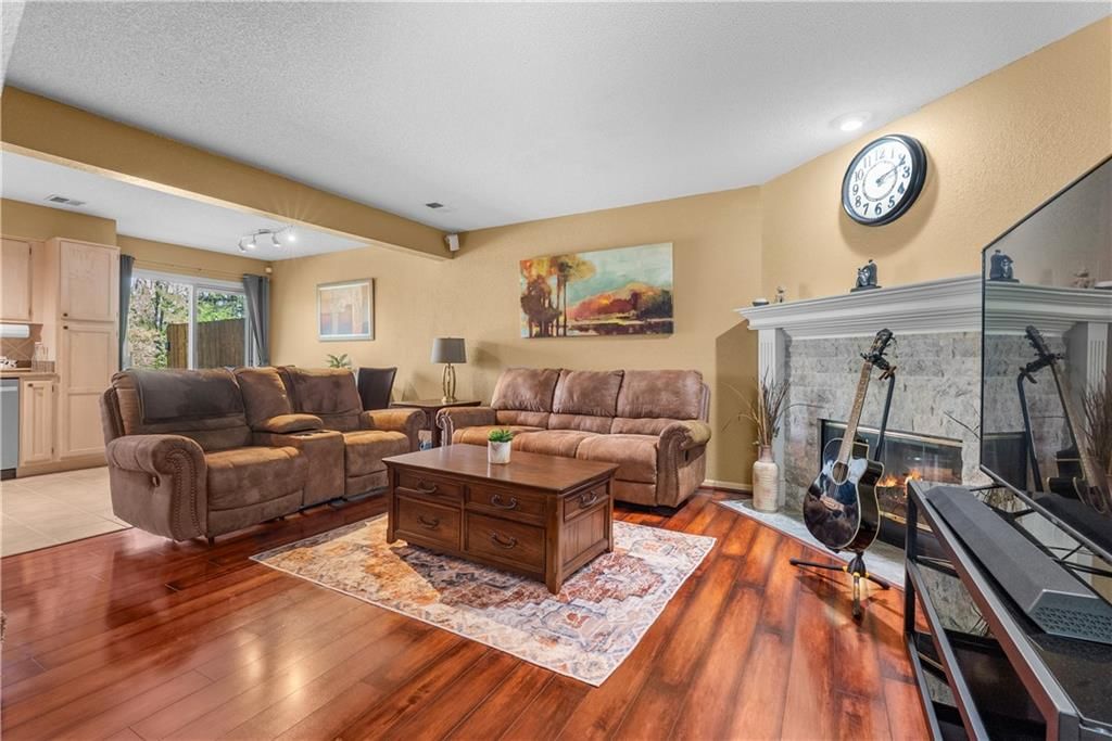 6157 NE Moonstone Court — photo 3