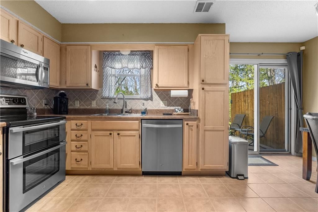6157 NE Moonstone Court — photo 8