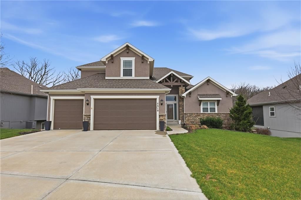 7310 NW Clore Drive, Parkville, MO