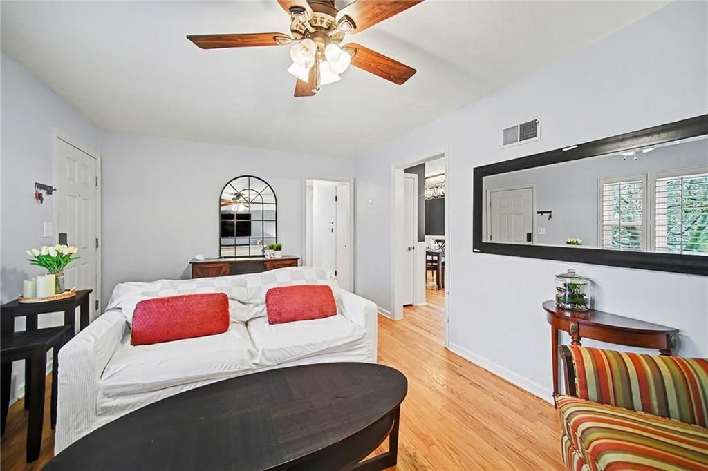 5630 Beverly Lane — photo 18